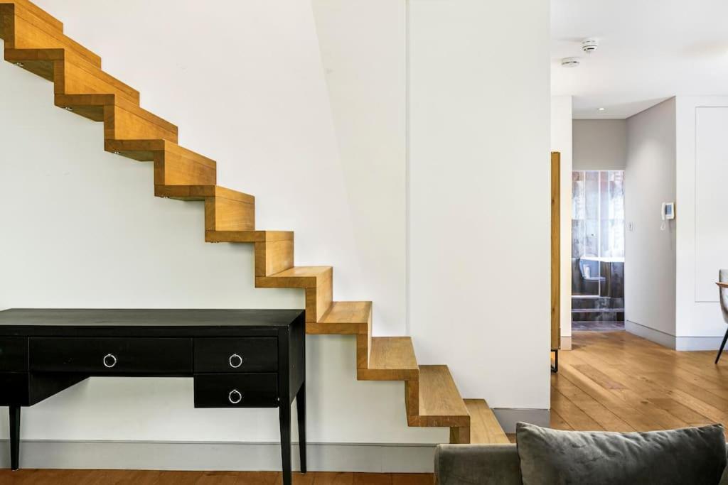 Chelsea Penthouse - Roof Terrace & Central AC