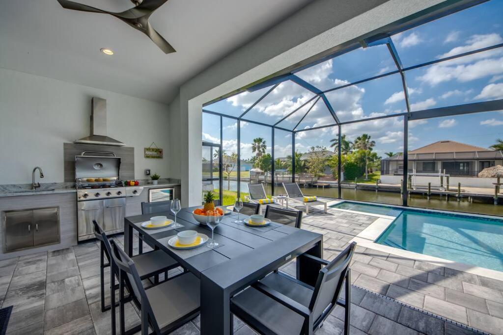 Villa Suntastic by CoralVilla-gulf access, pool&spa