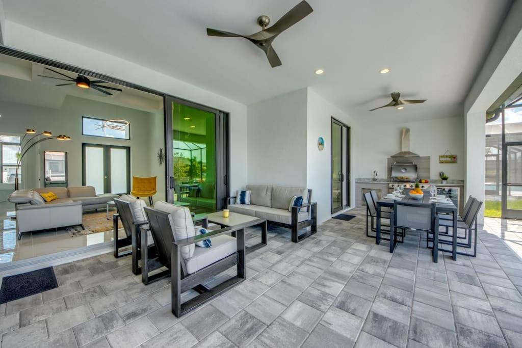 Villa Suntastic by CoralVilla-gulf access, pool&spa