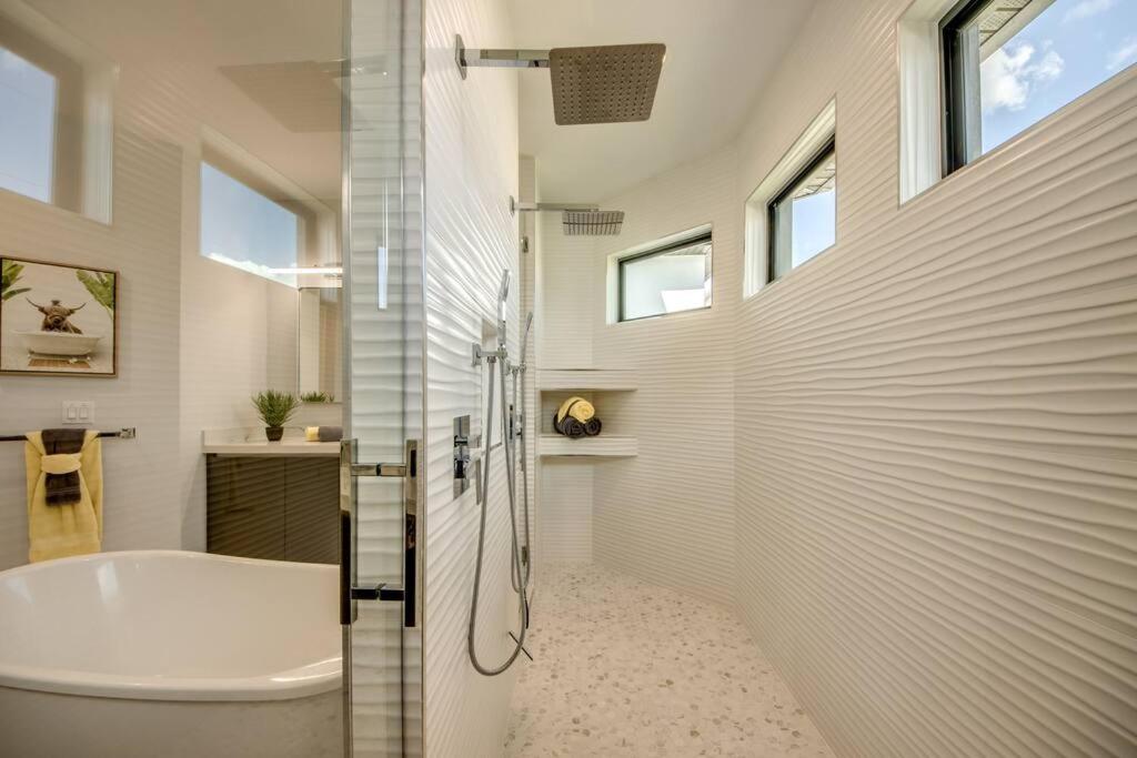 Villa Suntastic by CoralVilla-gulf access, pool&spa