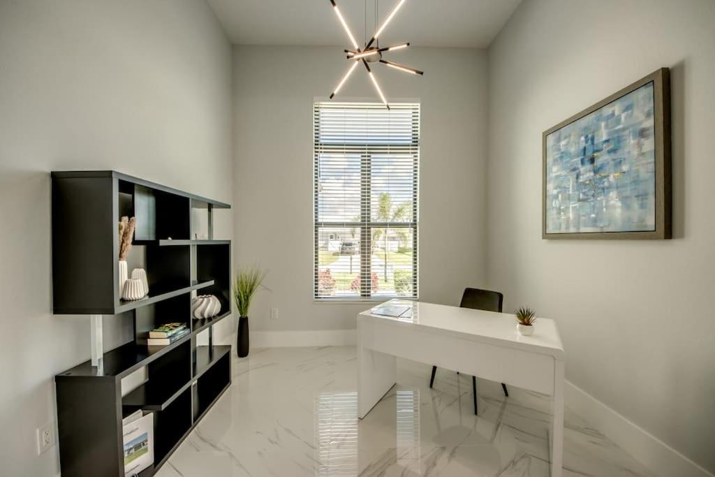 Villa Suntastic by CoralVilla-gulf access, pool&spa