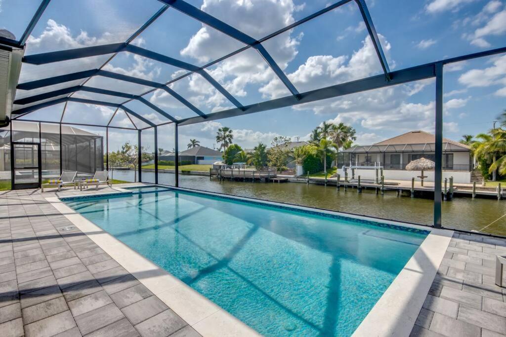 Villa Suntastic by CoralVilla-gulf access, pool&spa