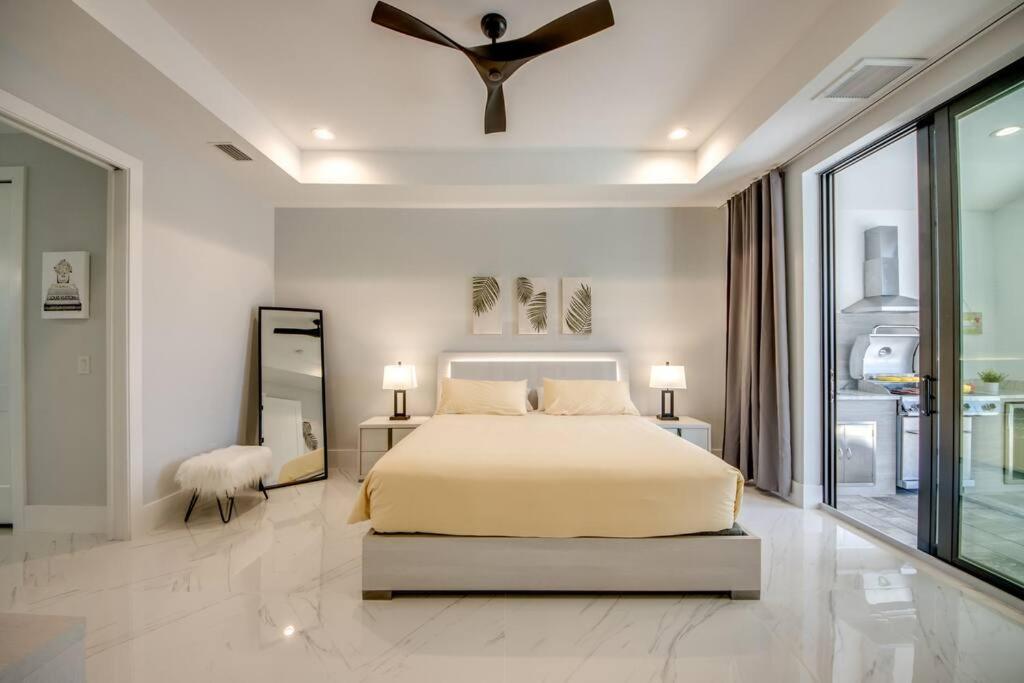 Villa Suntastic by CoralVilla-gulf access, pool&spa
