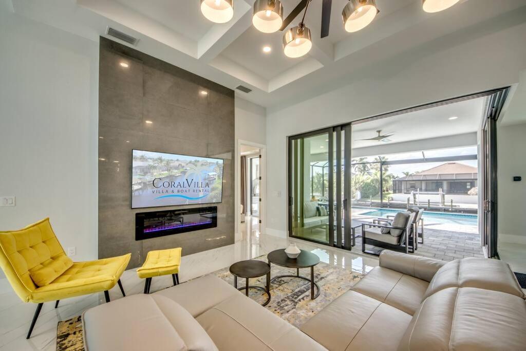 Villa Suntastic by CoralVilla-gulf access, pool&spa