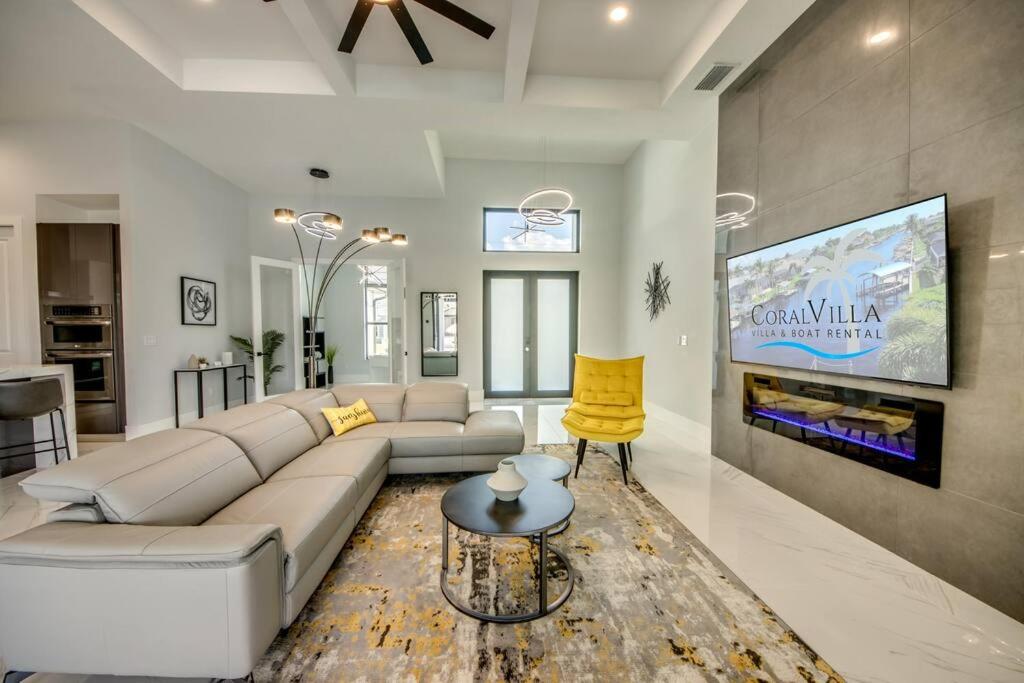 Villa Suntastic by CoralVilla-gulf access, pool&spa