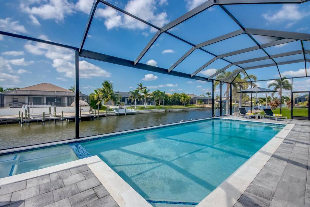 Villa Suntastic by CoralVilla-gulf access, pool&spa