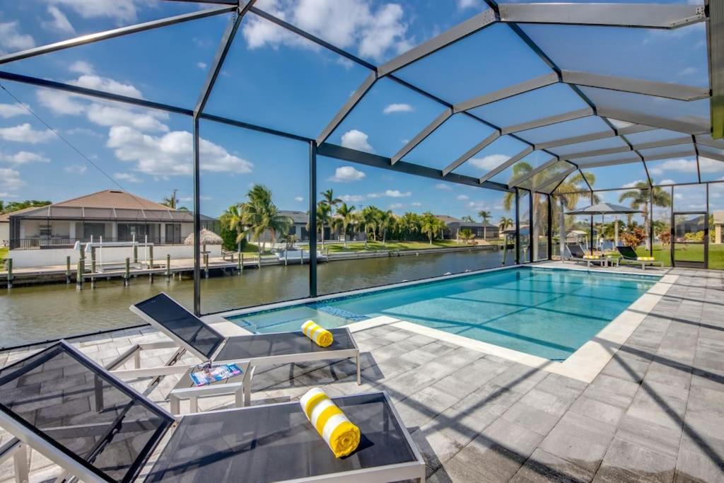 Villa Suntastic by CoralVilla-gulf access, pool&spa