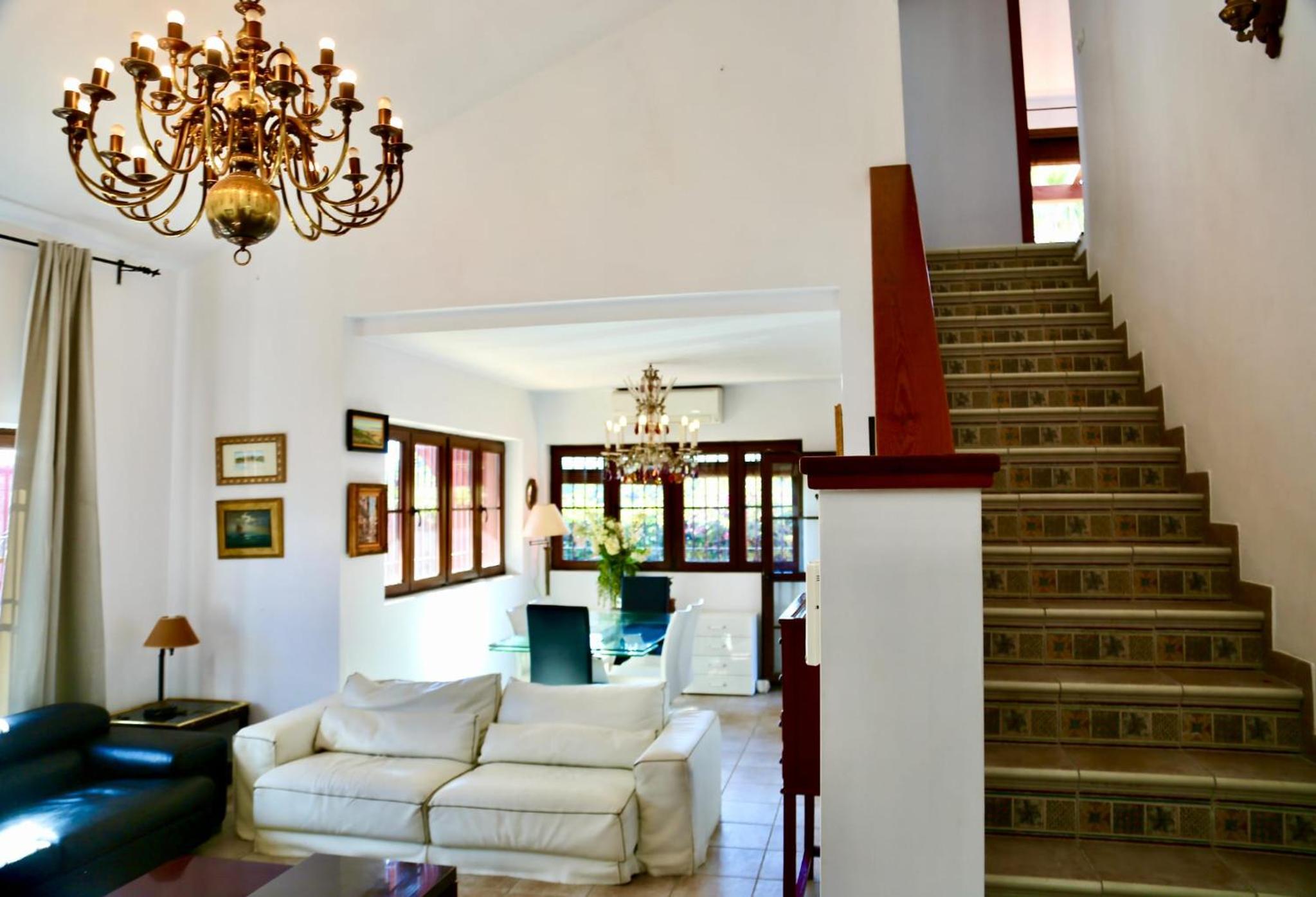 Chalet independiente en la loma