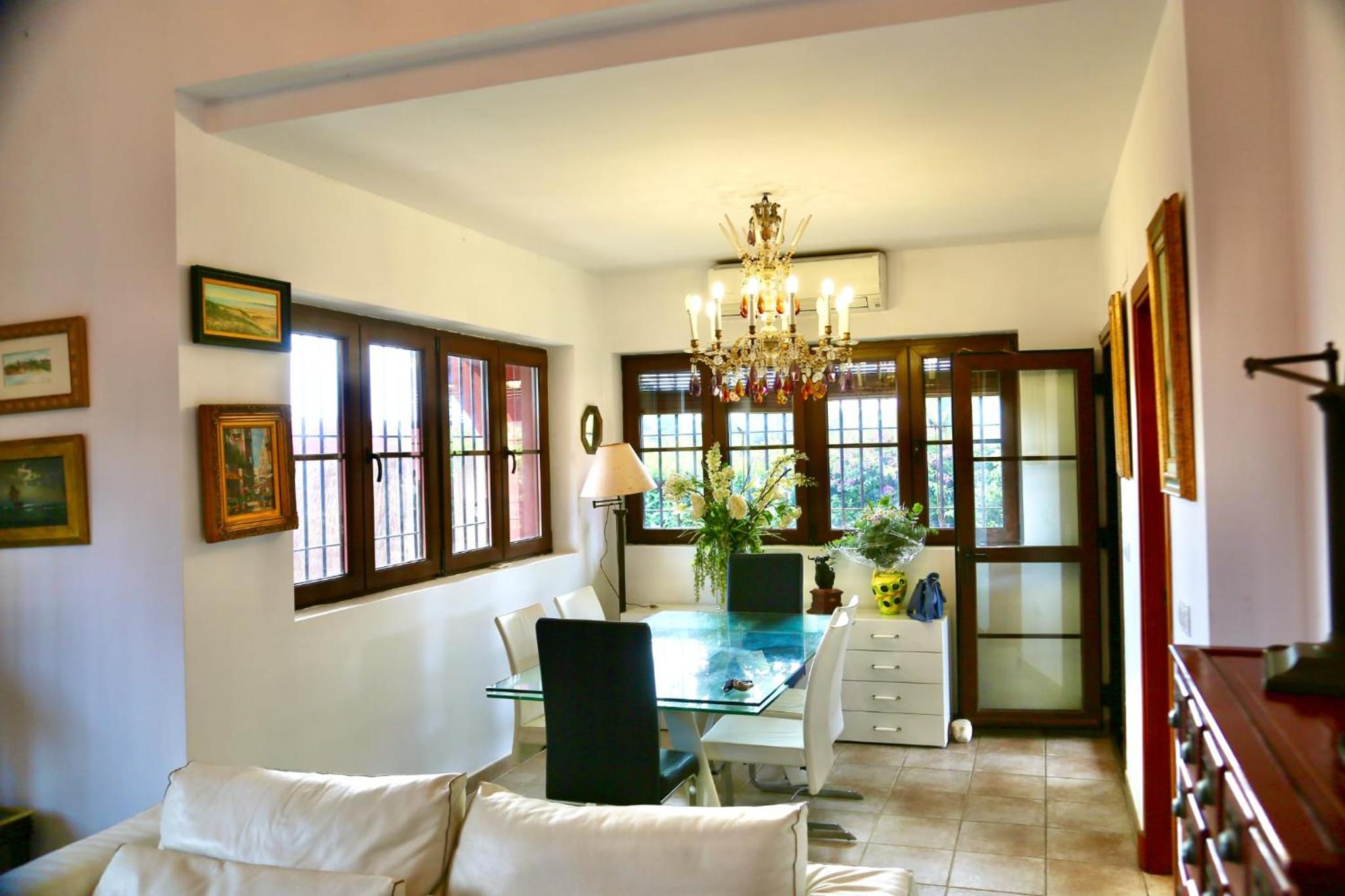 Chalet independiente en la loma