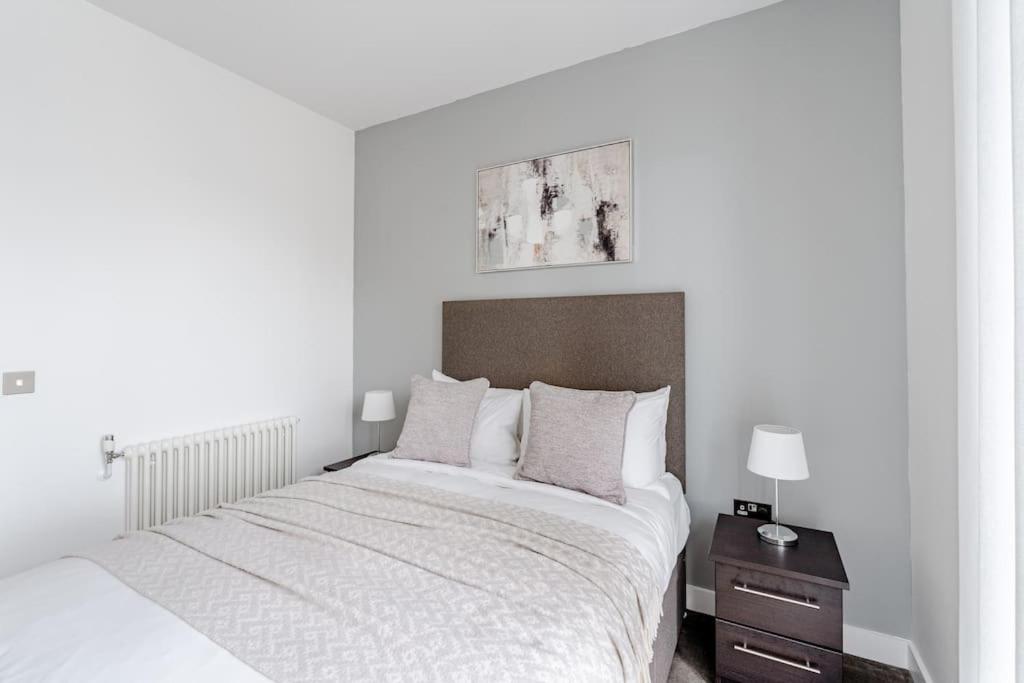 Luxurious City Island Apartment - 10 Min to Canary Wharf, Excel & O2
