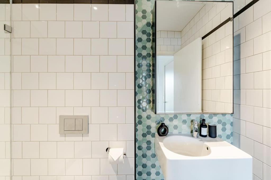 Luxurious City Island Apartment - 10 Min to Canary Wharf, Excel & O2