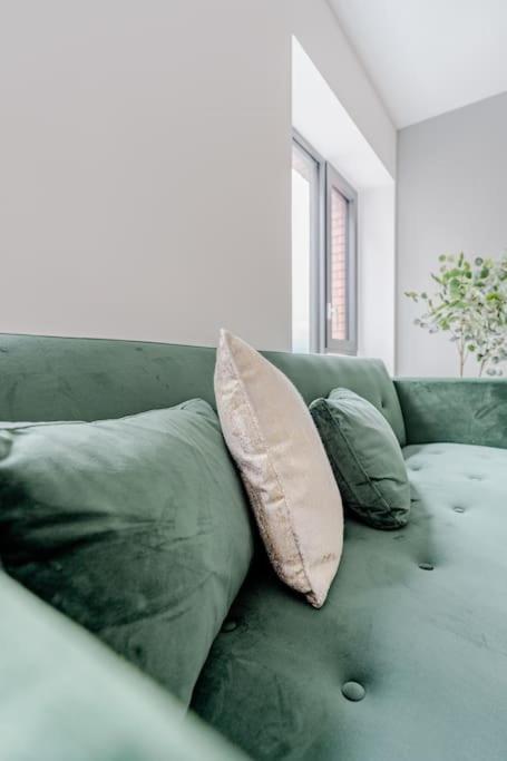 Luxurious City Island Apartment - 10 Min to Canary Wharf, Excel & O2
