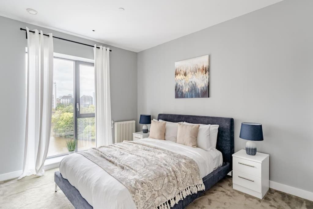 Luxurious City Island Apartment - 10 Min to Canary Wharf, Excel & O2