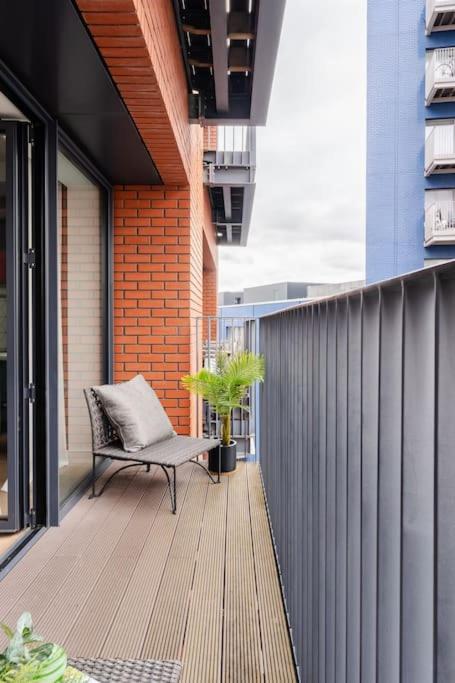 Luxurious City Island Apartment - 10 Min to Canary Wharf, Excel & O2