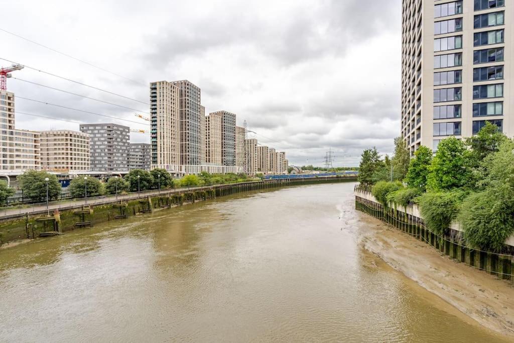 Luxurious City Island Apartment - 10 Min to Canary Wharf, Excel & O2