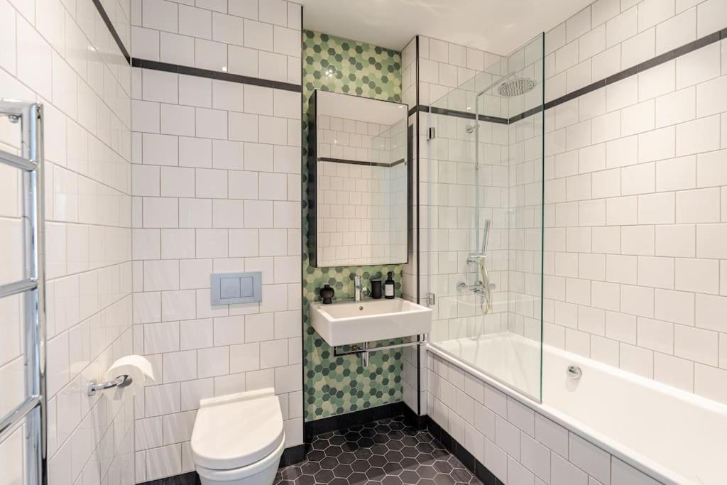 Luxurious City Island Apartment - 10 Min to Canary Wharf, Excel & O2