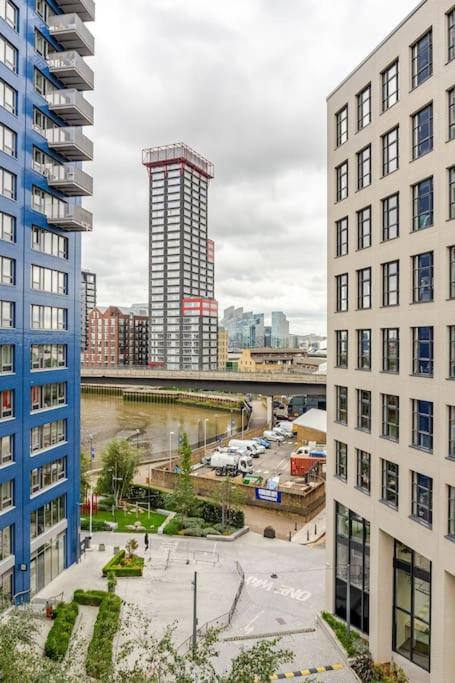 Luxurious City Island Apartment - 10 Min to Canary Wharf, Excel & O2