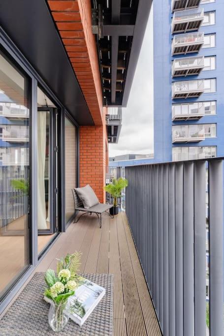 Luxurious City Island Apartment - 10 Min to Canary Wharf, Excel & O2
