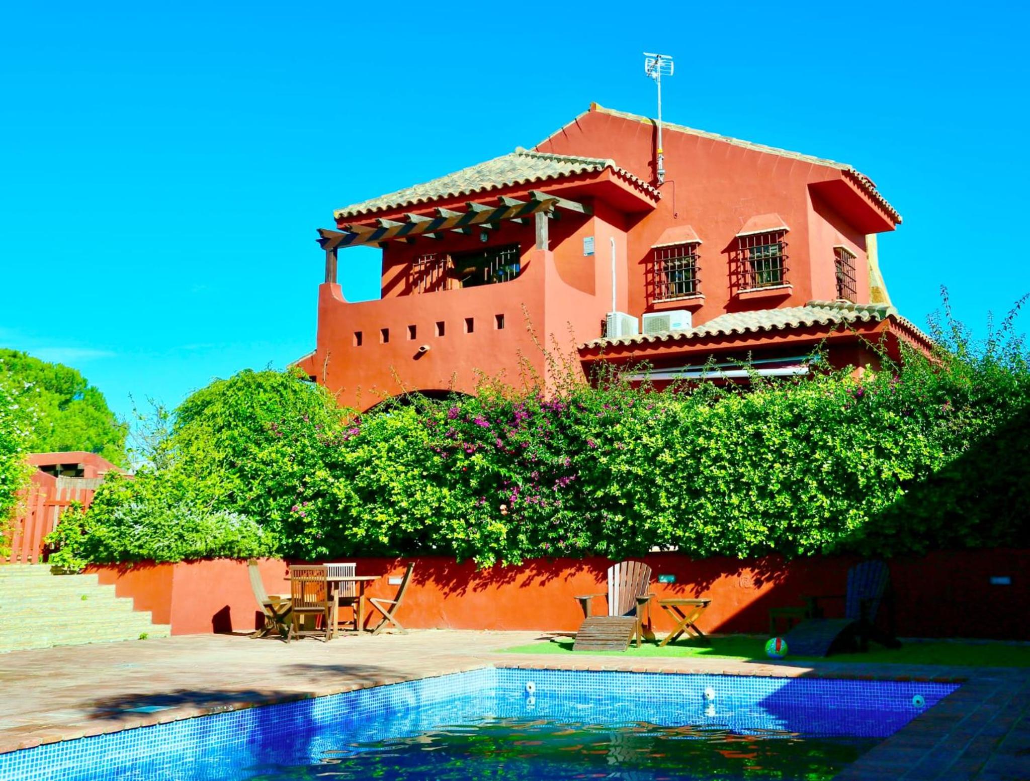 Chalet independiente en la loma