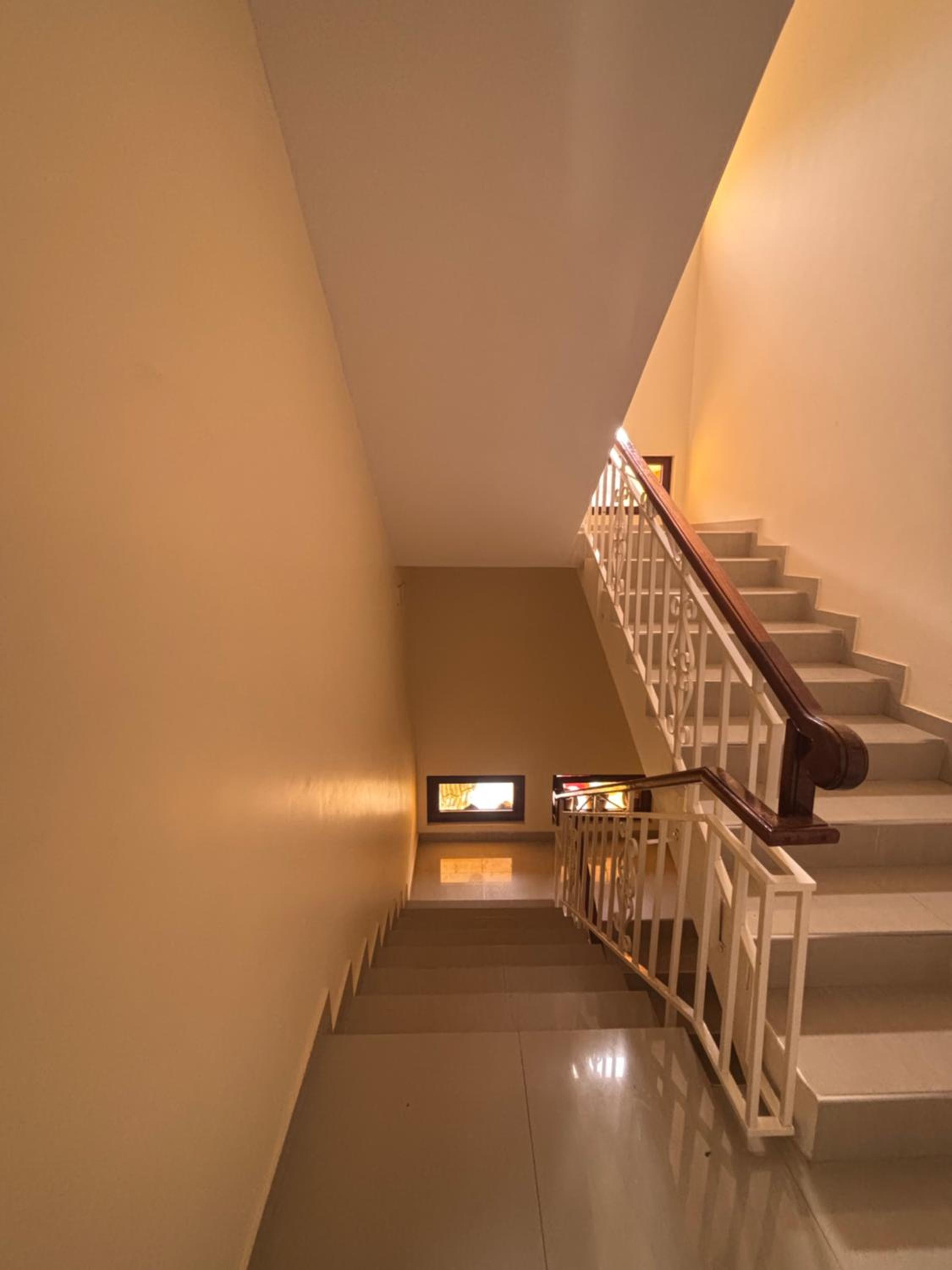 Jay Apartment