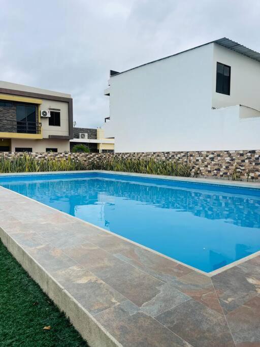 Casa hermosa con piscina bonita