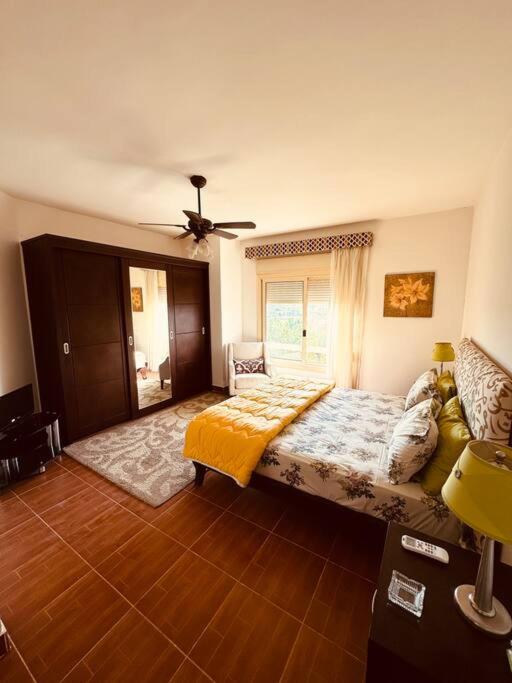 Modern Duplex Chalet with Lake View Einbay view 2