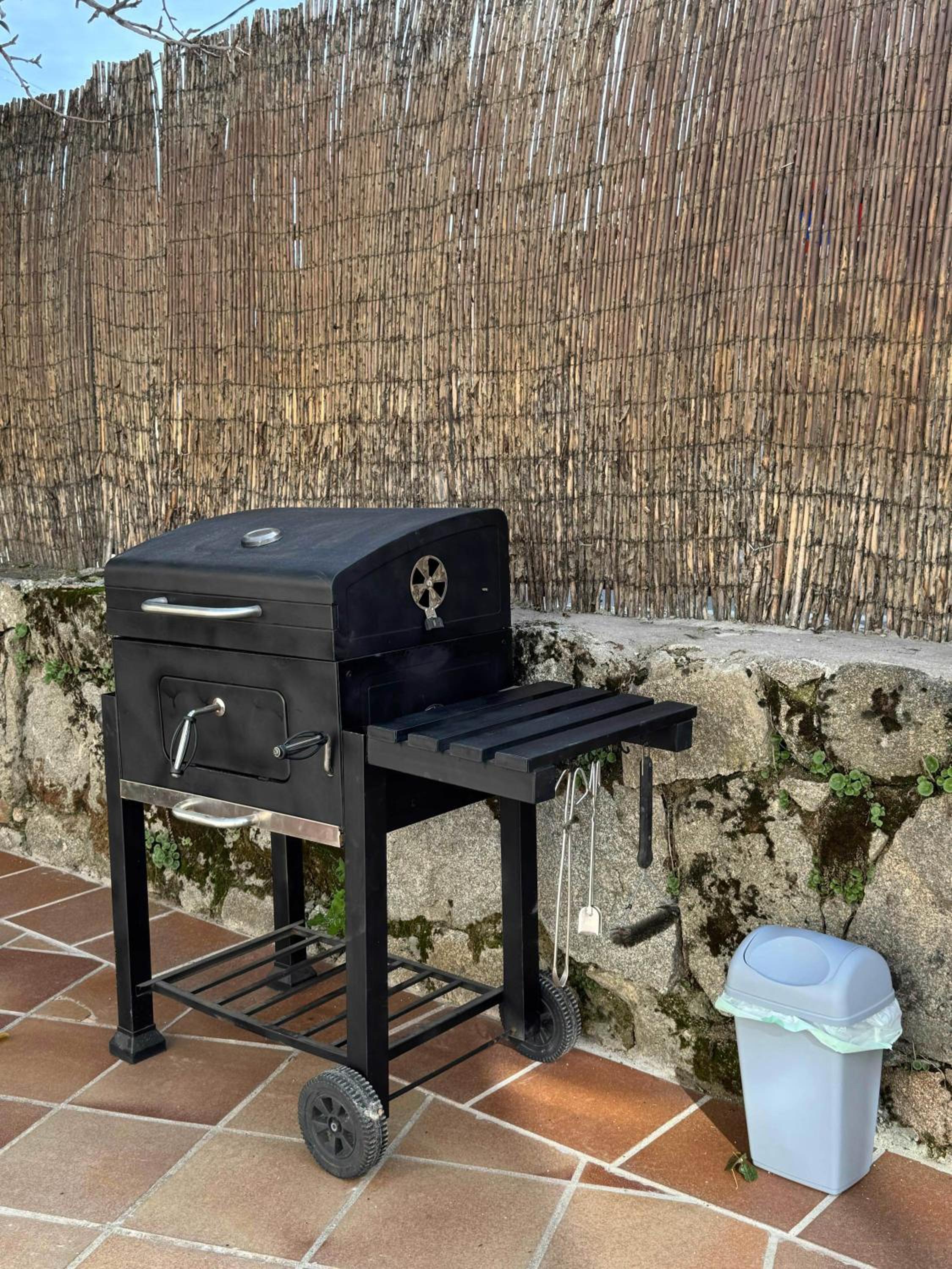 Alojamiento Rural El Petirrojo con patio jardín