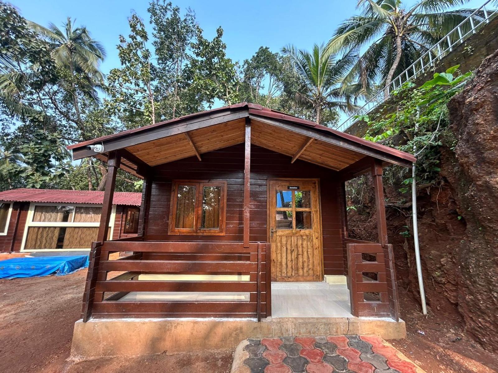 Mountain Breeze Wooden Cottages