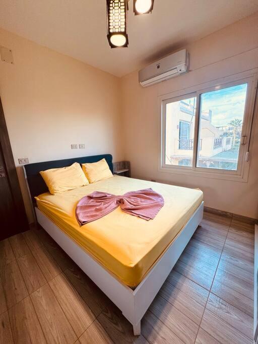 Spacious 3BR Einbay Chalet by the Pool view 4