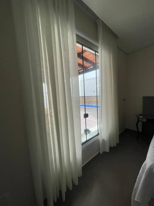 Linda Casa 4 quartos com piscina para família na praia de Canasvieiras