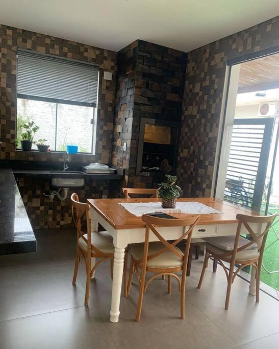 Linda Casa 4 quartos com piscina para família na praia de Canasvieiras