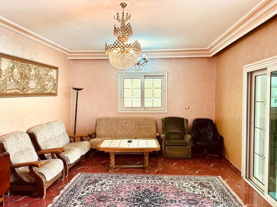 Luxury 5 star apartment with rooftop, security view 5
