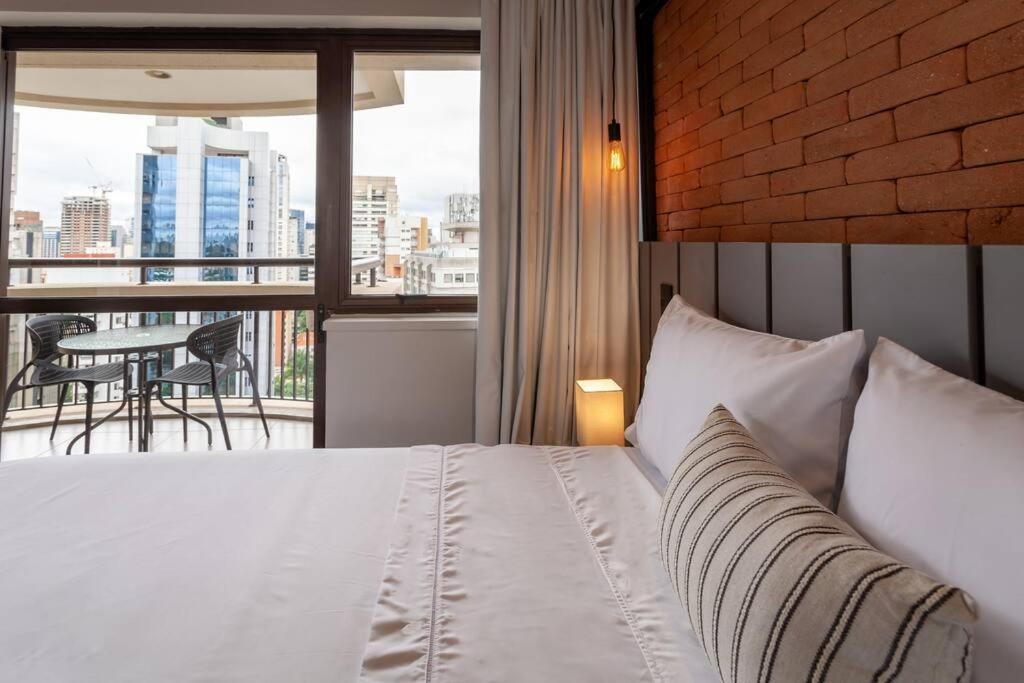 Flat luxuoso em hotel de luxo no Itaim Bibi