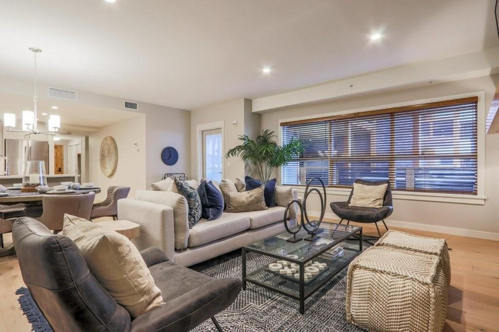 Spring Creek Spacious 3 Bed 2 Bath