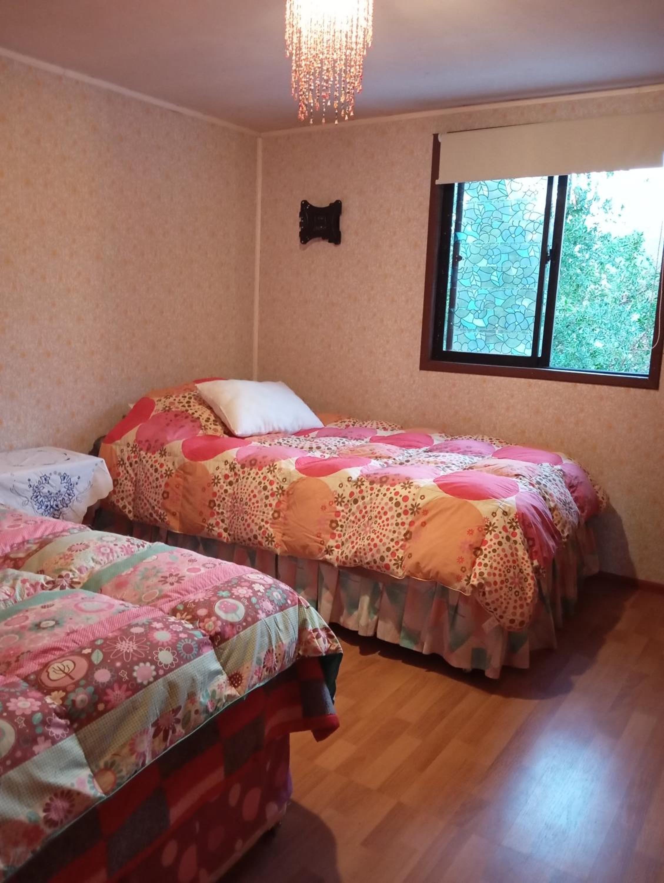 Arriendo dormitorio - alojamiento en valdivia - baño compartido