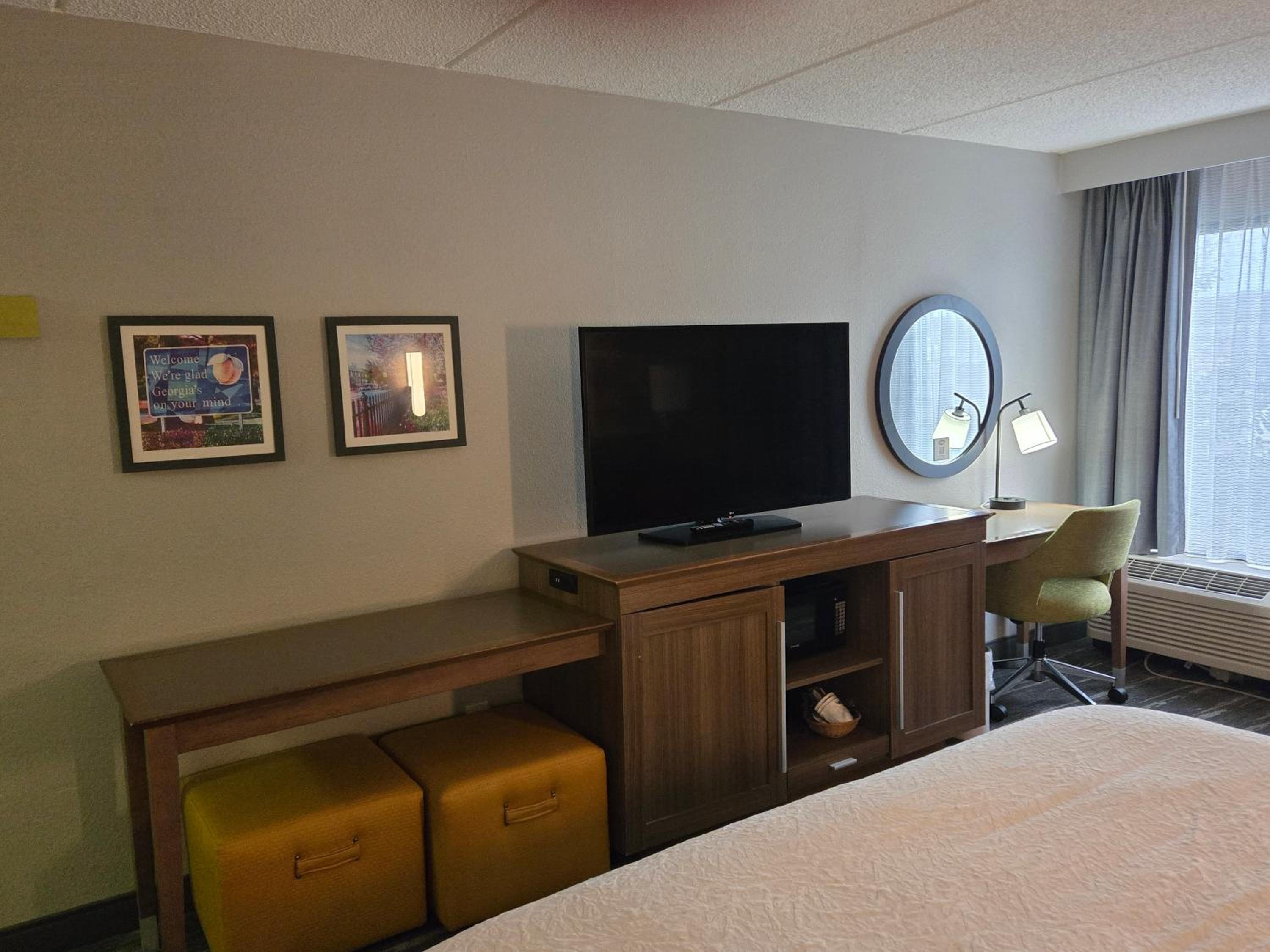 Commerce Vacations - Hampton Inn Commerce - Property Image 3