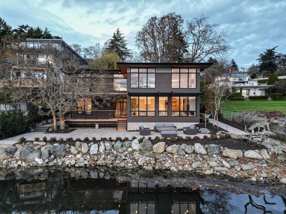 Oakmere House on Portage Inlet