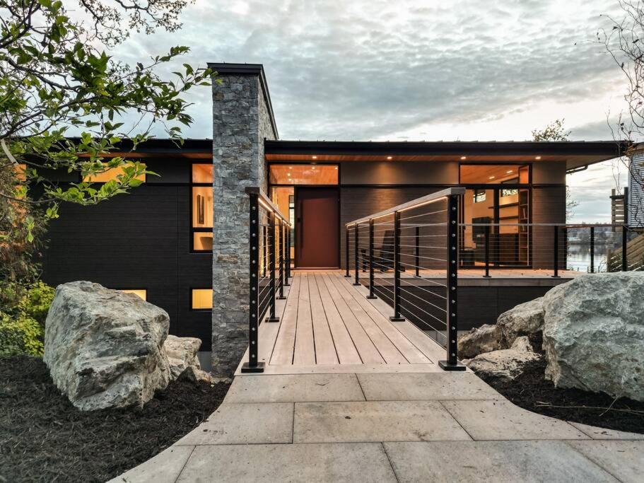 Oakmere House on Portage Inlet