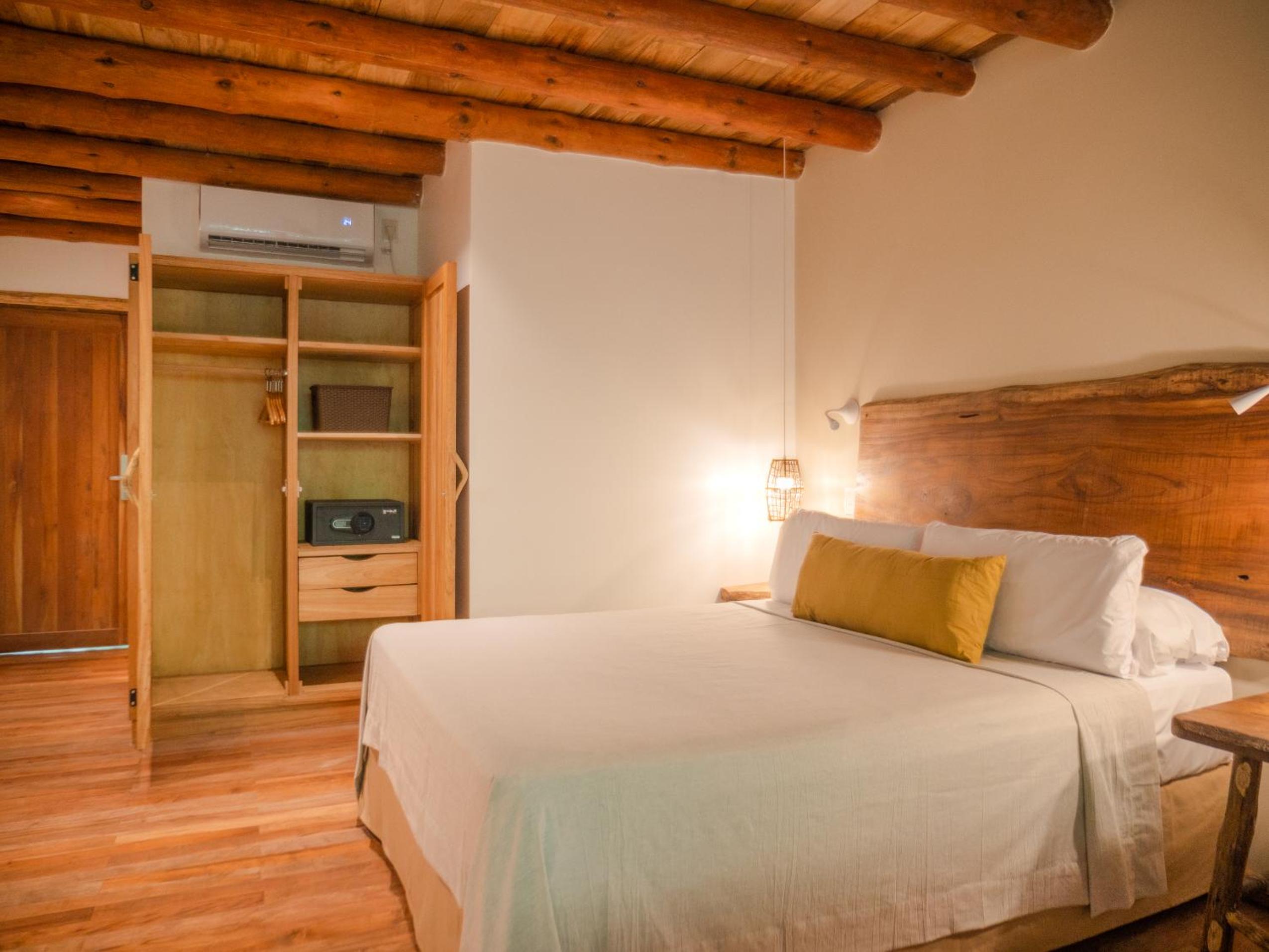 La Aldea De La Selva Lodge