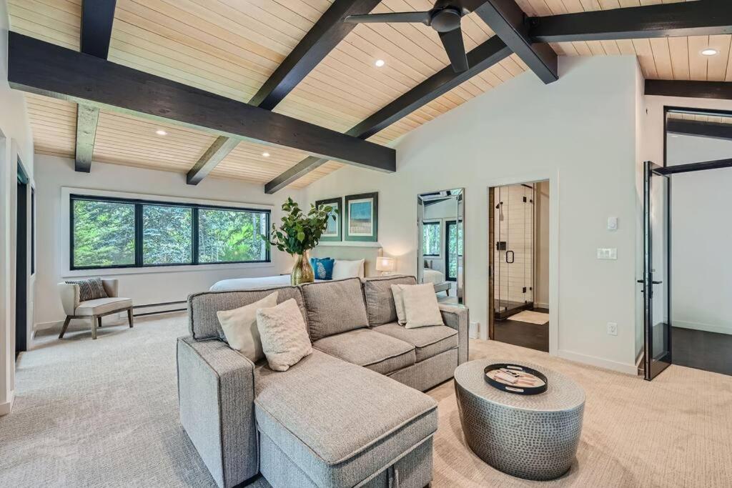 Wapo Chalet Winter SALE NOW 4 Bdrm Dogs OK view 4