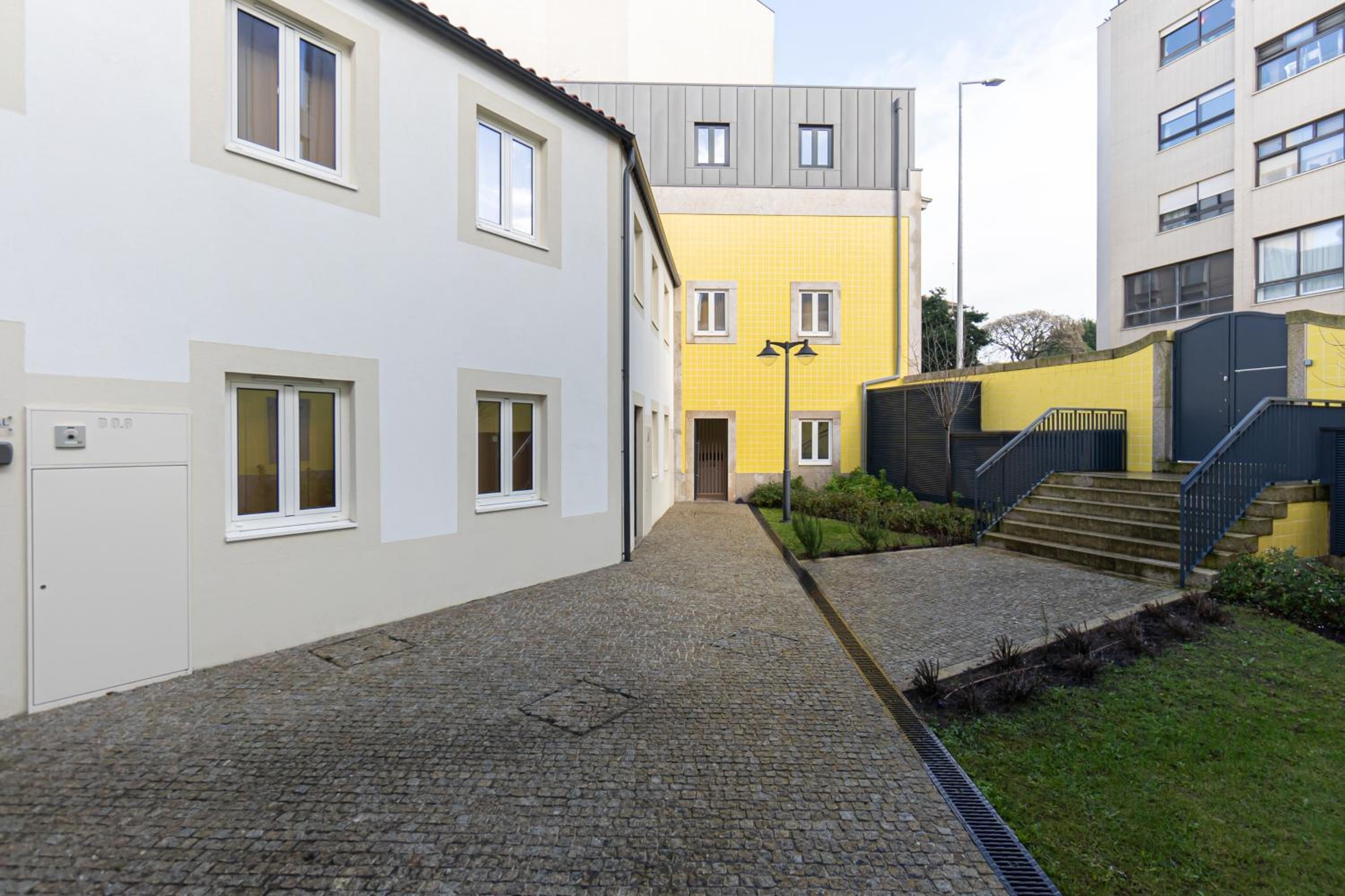 Urban Comfort House by Host Wise