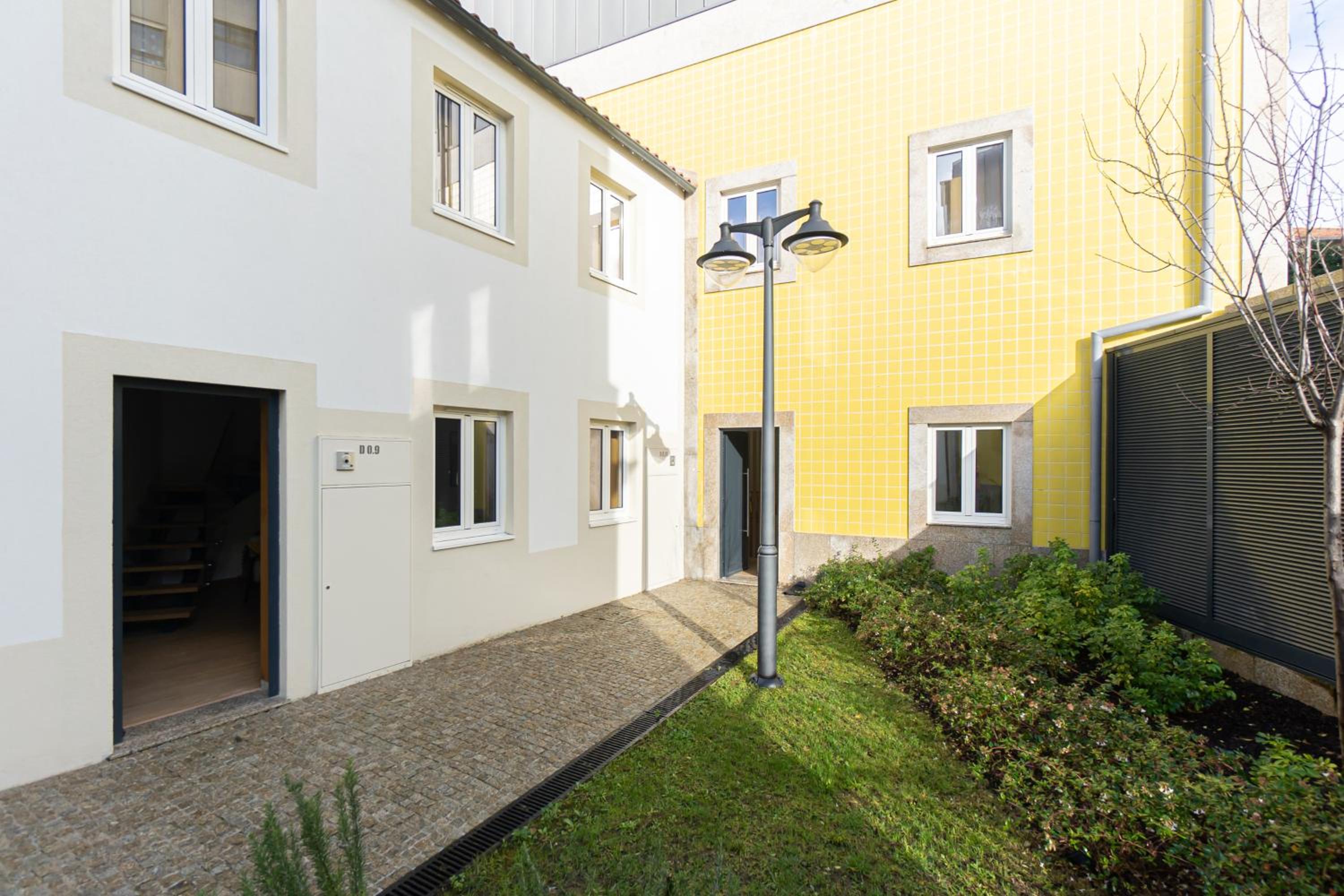 Urban Comfort House by Host Wise