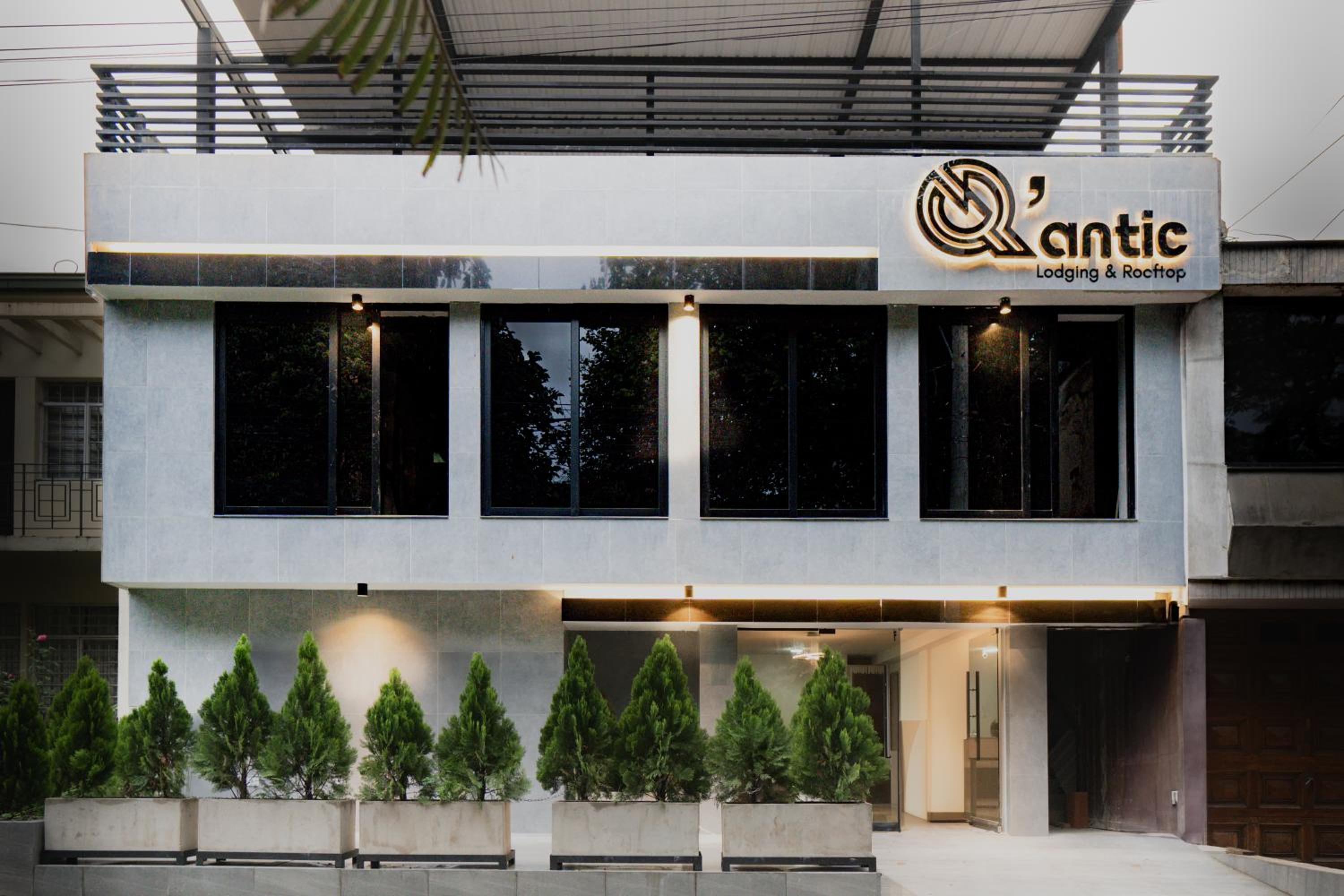 Qantic Lodging