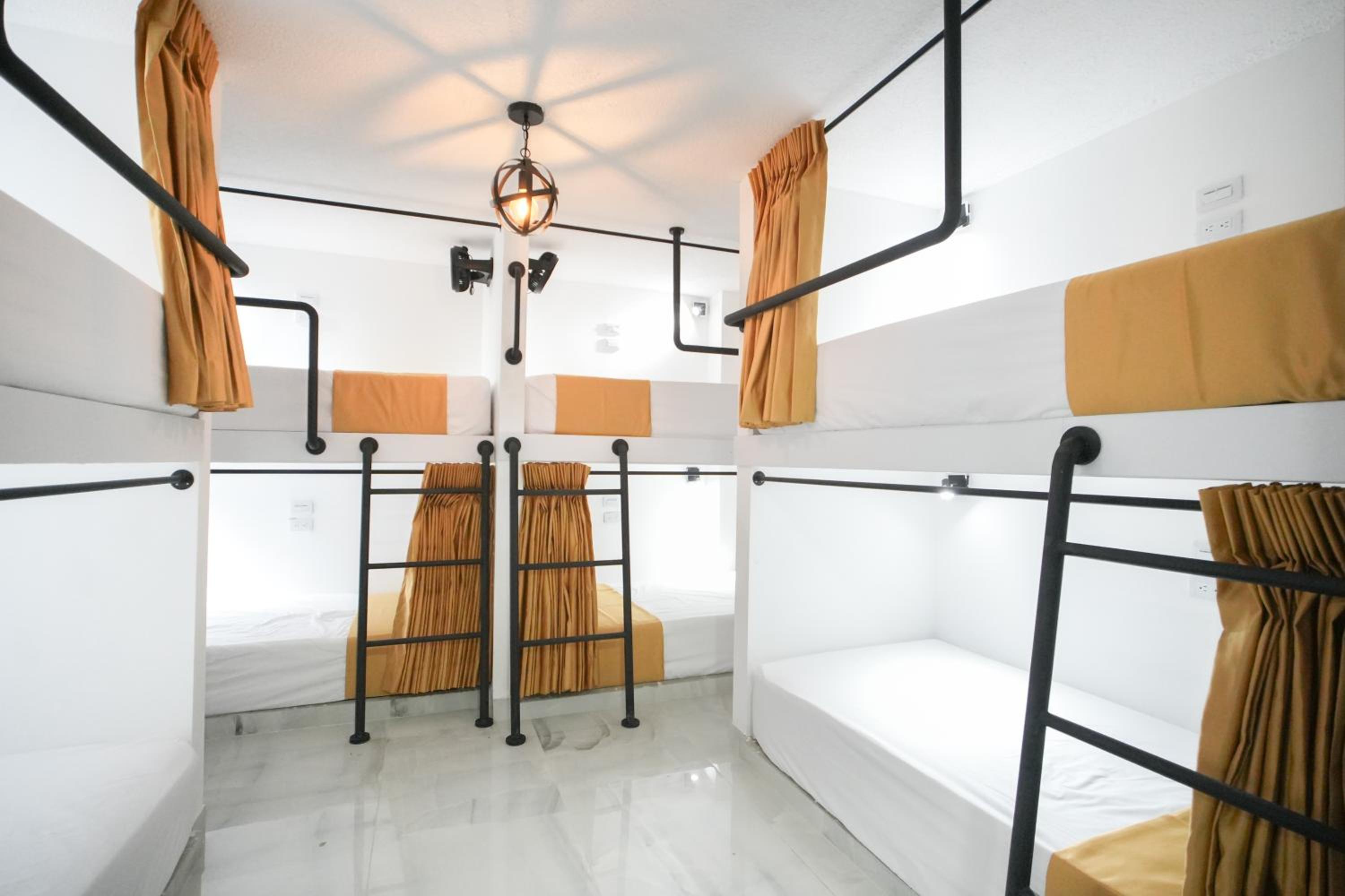 Qantic Lodging