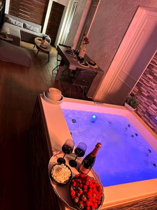 V Suites - Apts & Spa photo 3