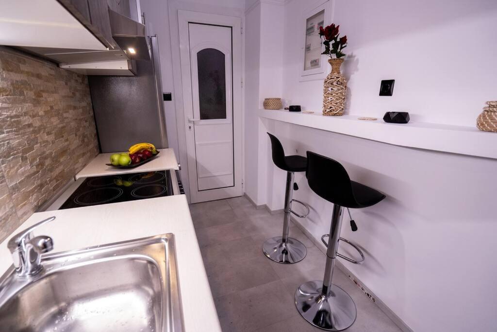 V Suites - Apts & Spa photo 2