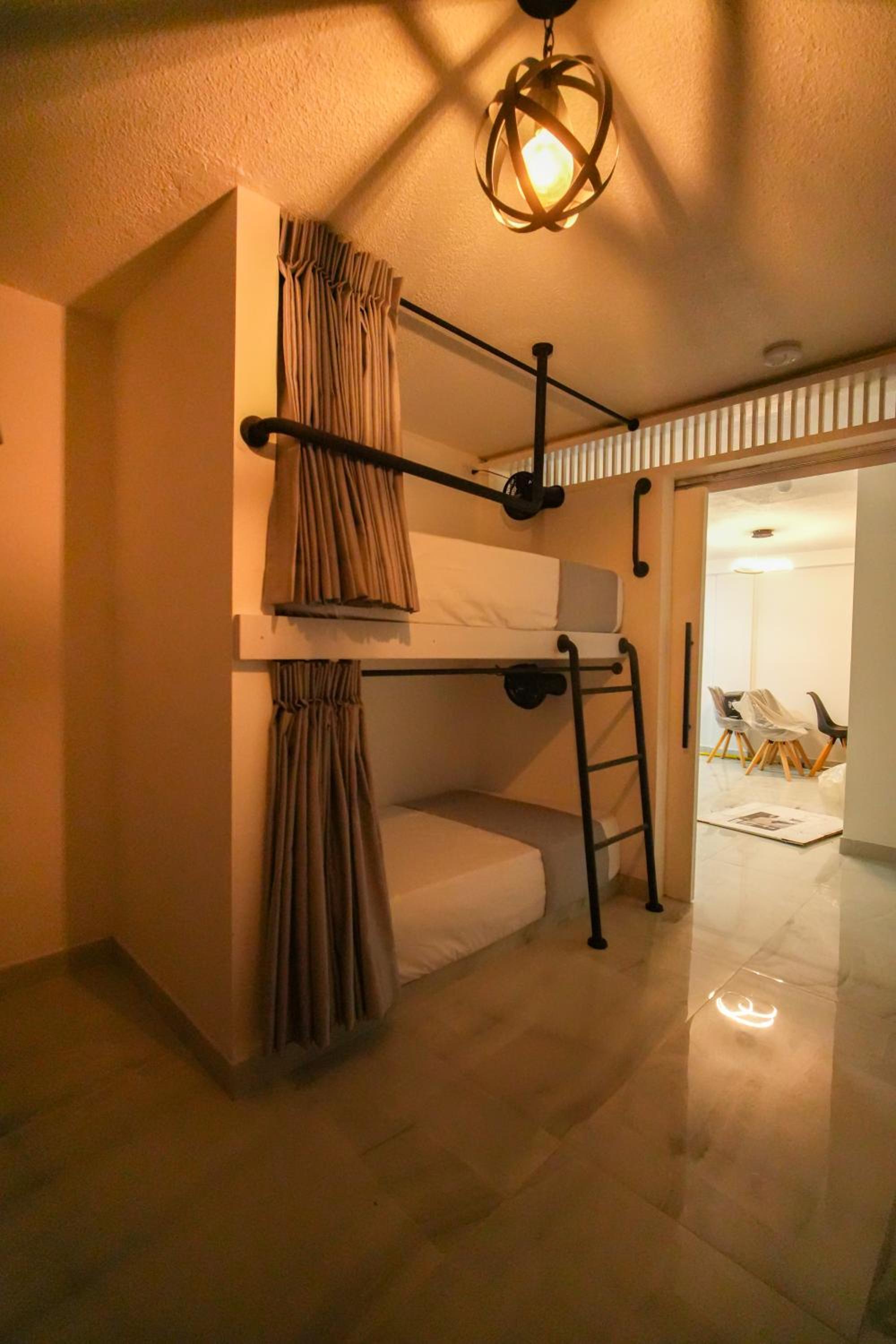 Qantic Lodging