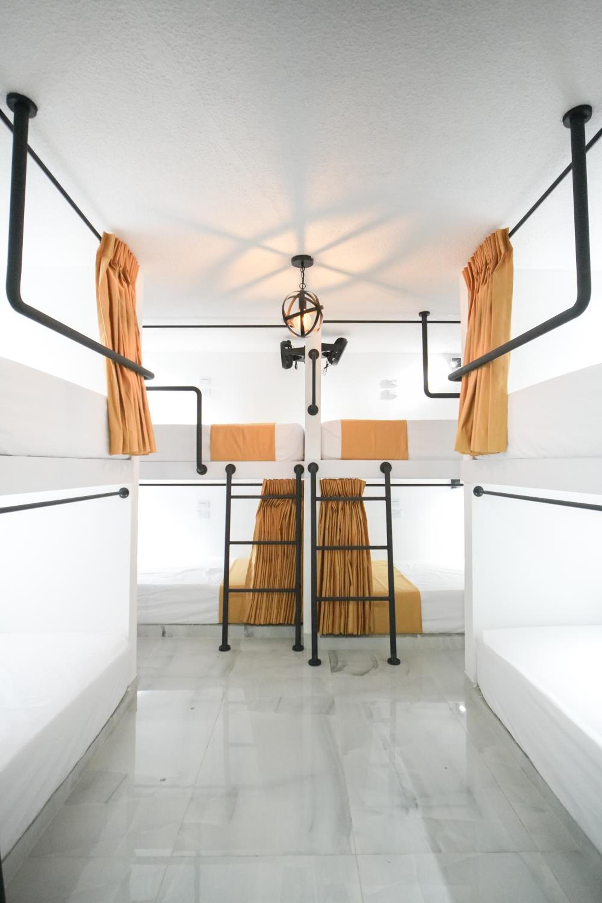 Qantic Lodging