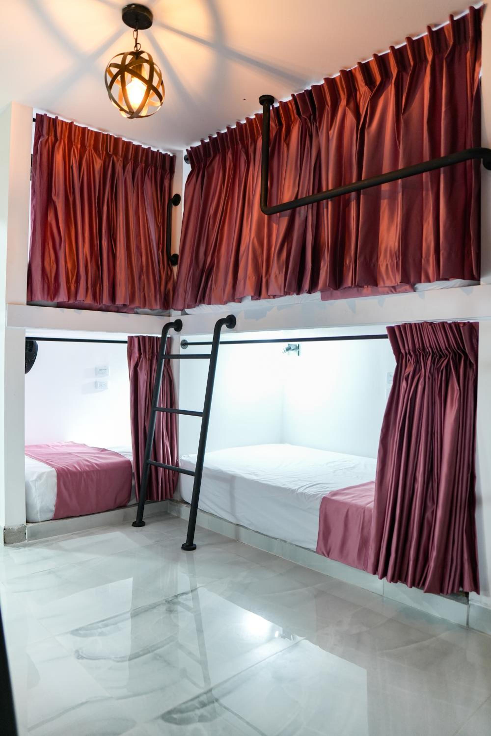 Qantic Lodging