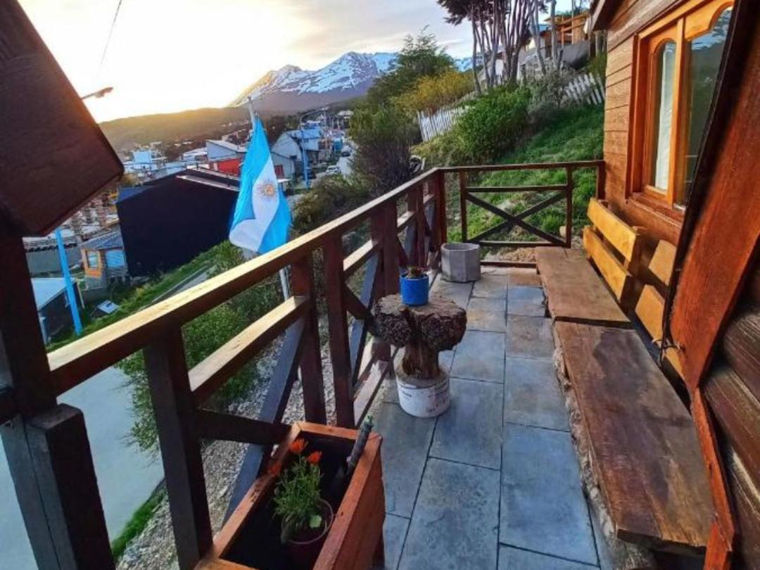 Ushuaia Magnifica Cabaña hasta 8 personas con vista a las montañas y al canal